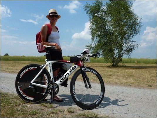 Annett Finger mit schickem P2 Annett Finger mit schickem P2