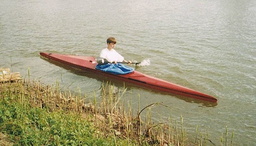 Susi fühlt sich schon früh im Kano wohl ...